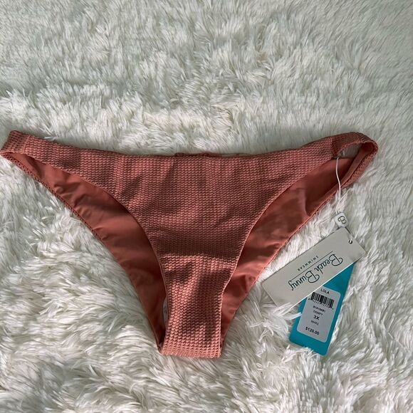 LOLA SKIMPY BOTTOMS!!   - Picture 1 of 3